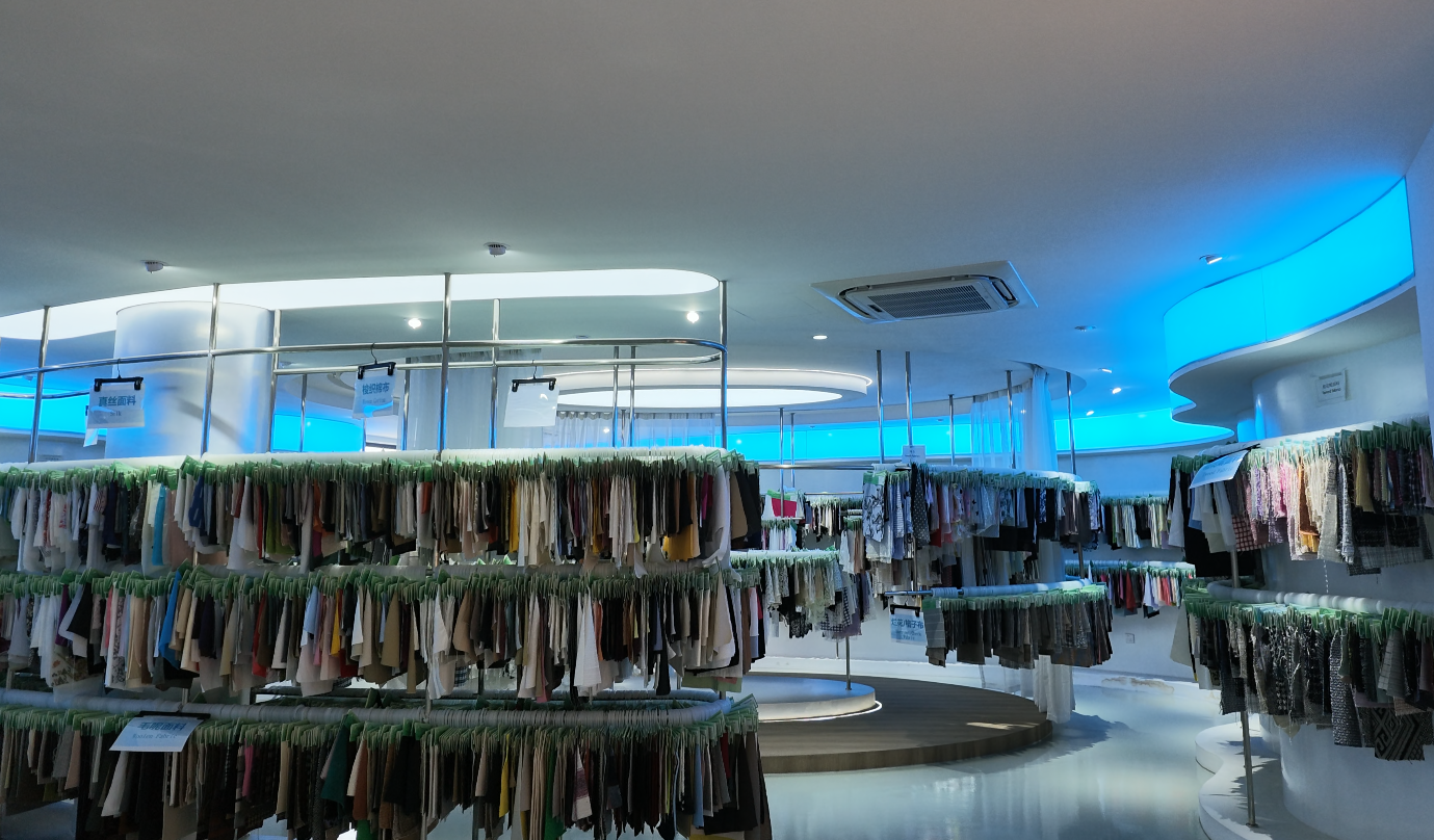 How to Navigate Minimum Order Quantities in the Fashion Industry