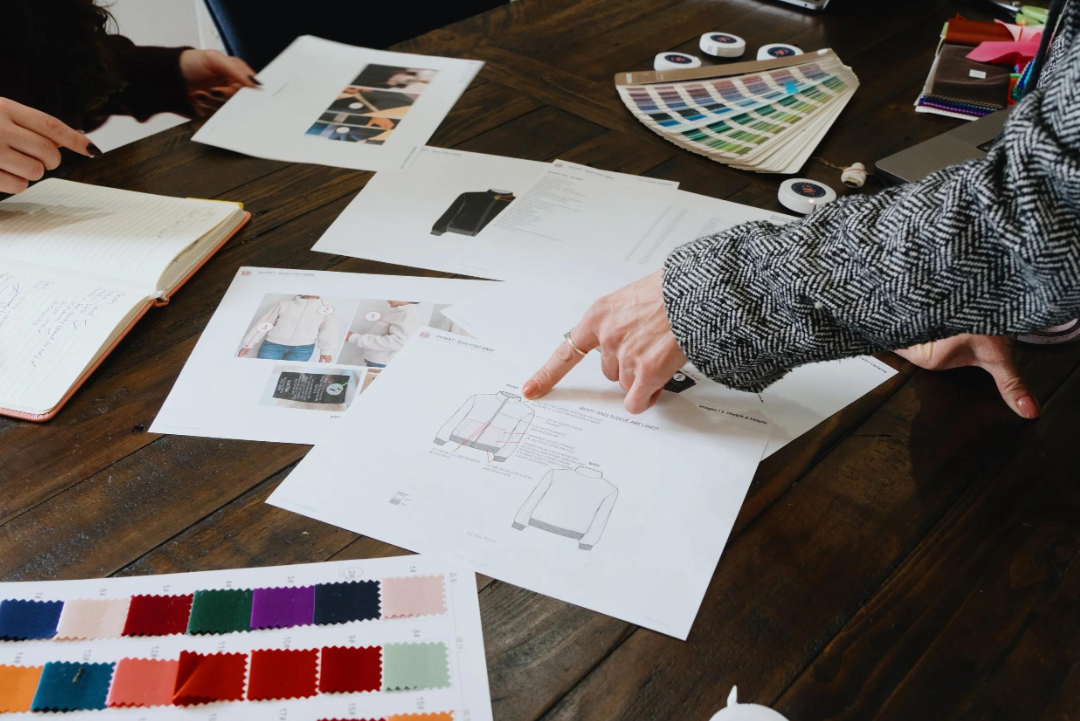 The Clothing Sampling Process Explained: From First Proto to Salesman Sample